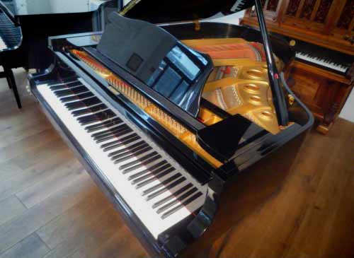 Yamaha C3 Fl�gel